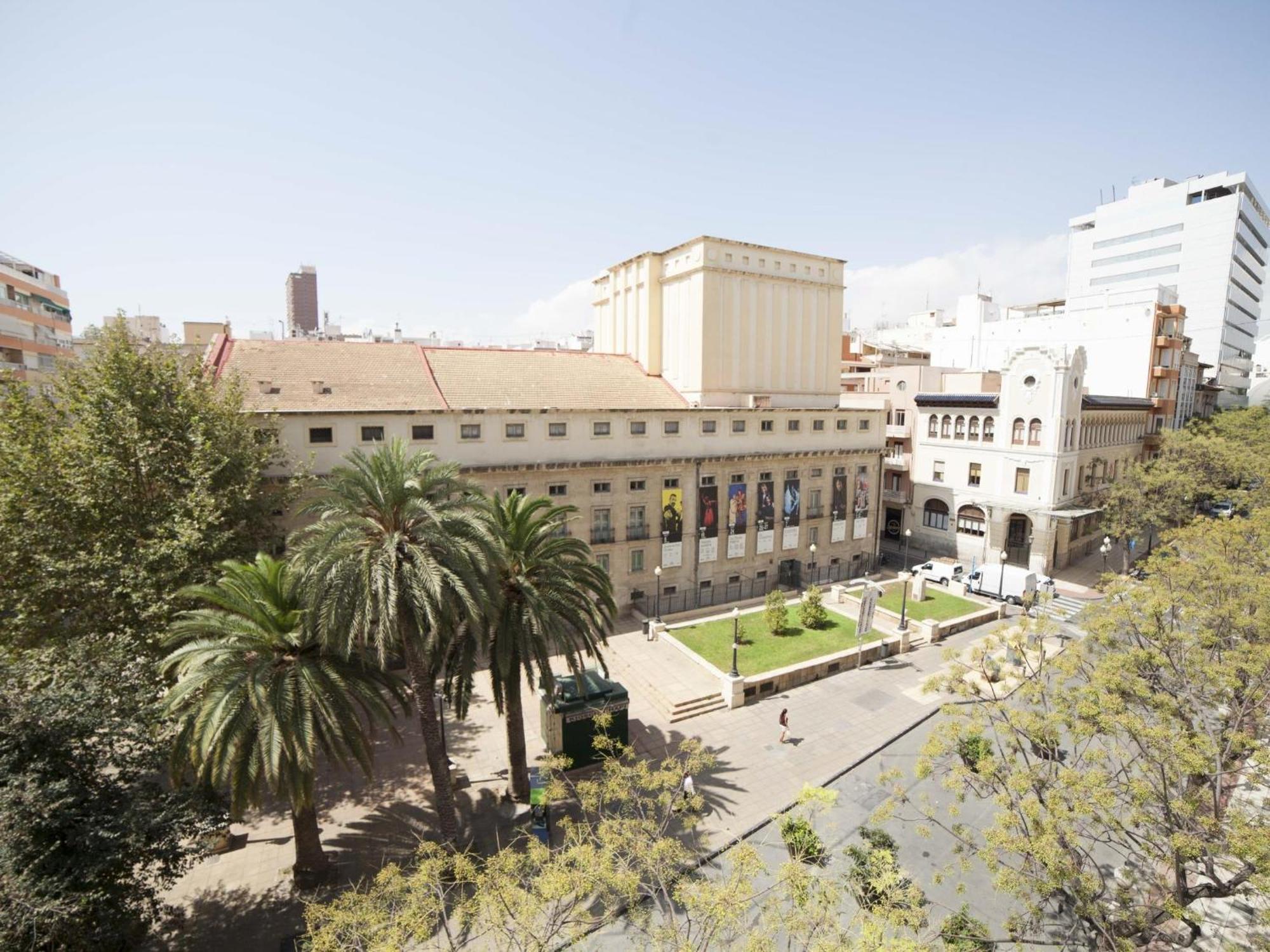 Teatro ~ Alicante Exterior foto